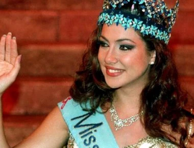 Σπάνια εμφάνιση: Πως είναι σήμερα η Ειρήνη Σκλήβα, 22 χρόνια μετά το στέμμα στα «Μις Κόσμος»;